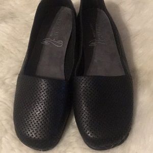 Aerosoles NWOT Mr Softee Black Perforated 8.5